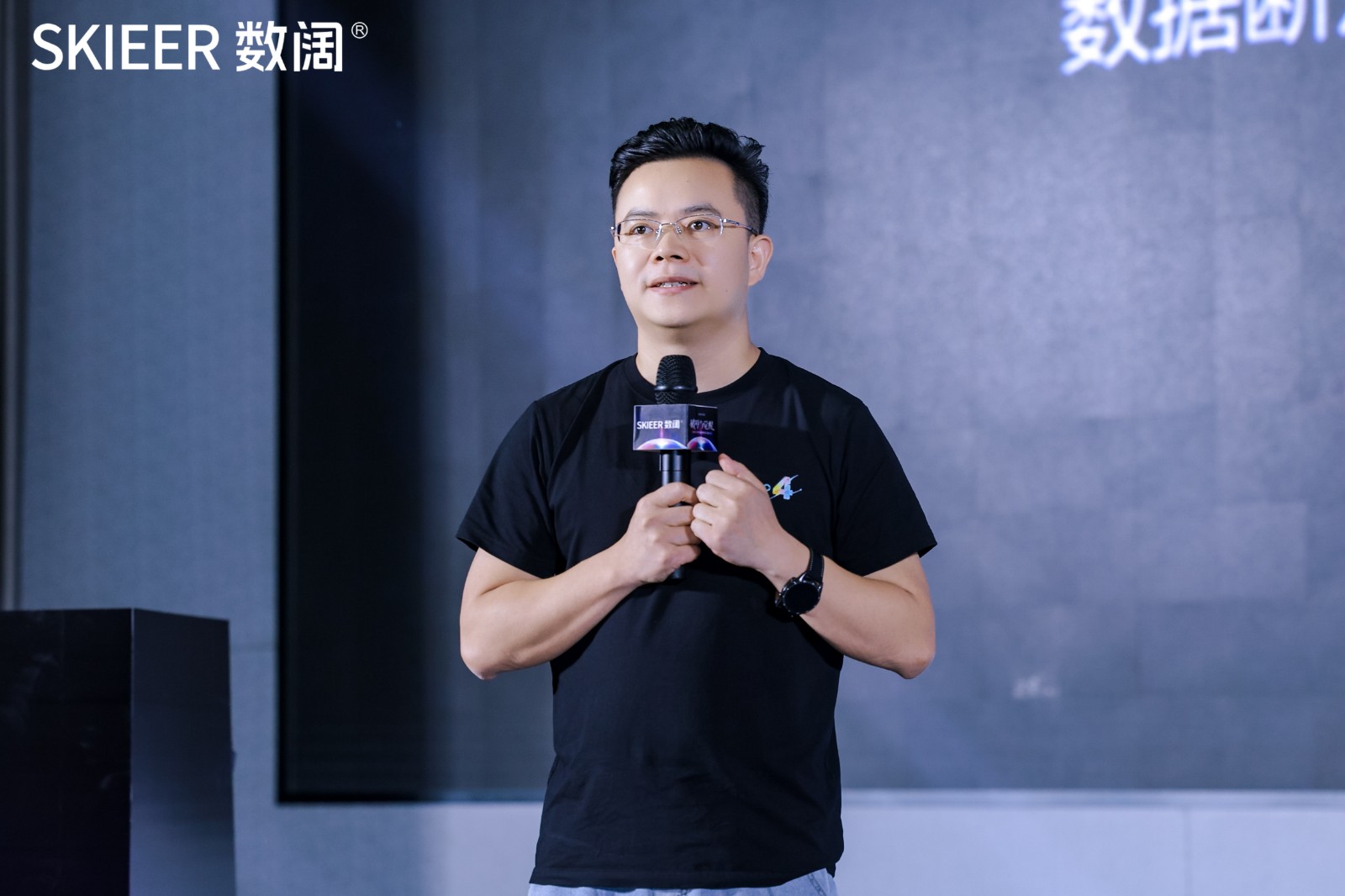 陈贤亭.jpg undefined